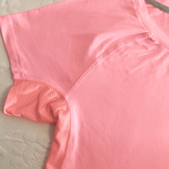 AVÍA. PINK 💕T-shirt for training but you would look also sporty-chic. - Picture 6 of 8